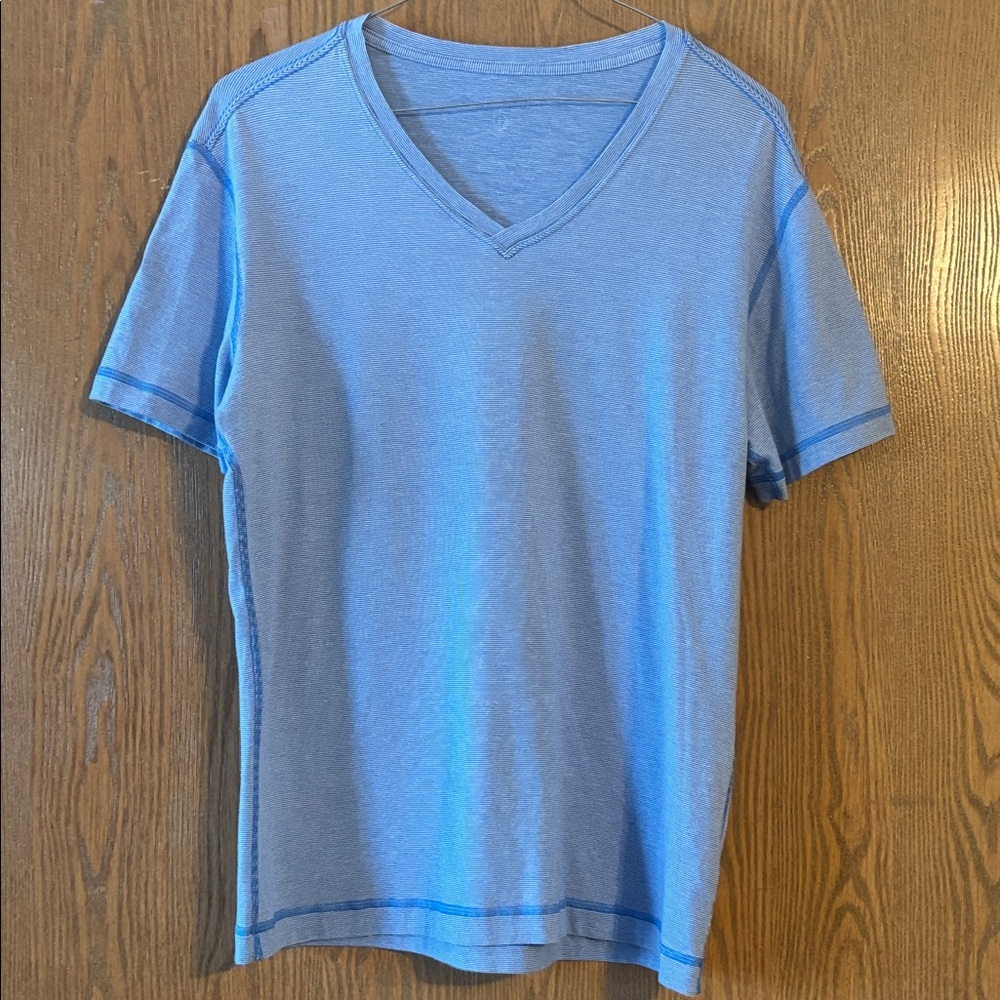Lululemon Blue V-Neck T-Shirt Size M